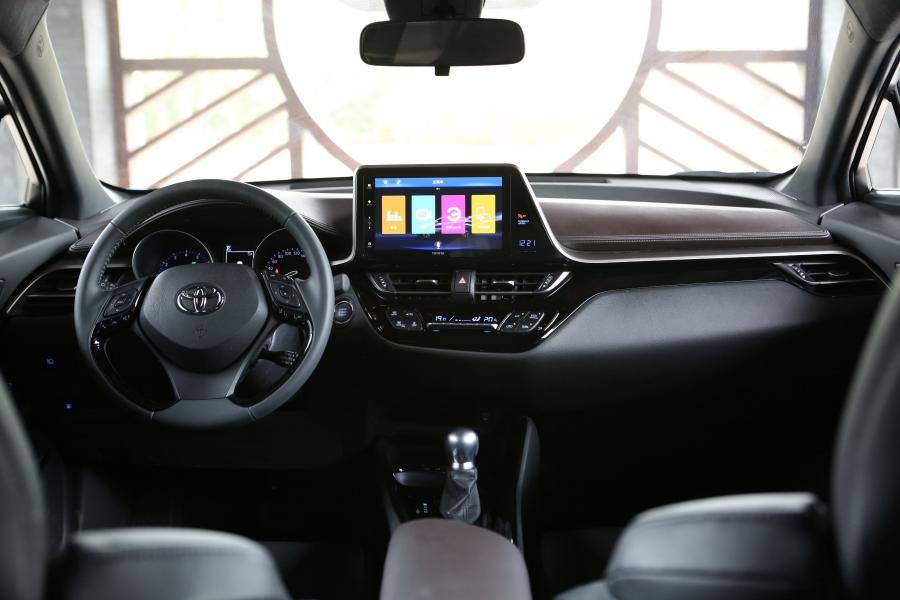 Торпедо Toyota Izoa 2018 года  (фото 14 из 24)